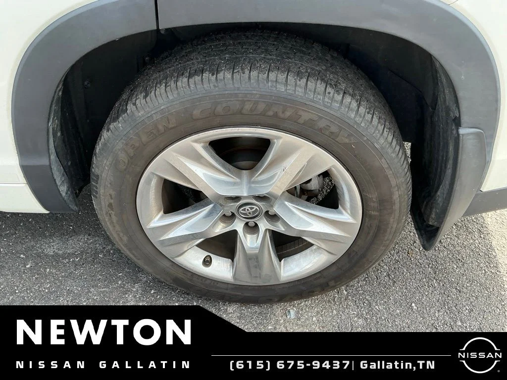 Used 2017 Blizzard Pearl Toyota Limited image 10