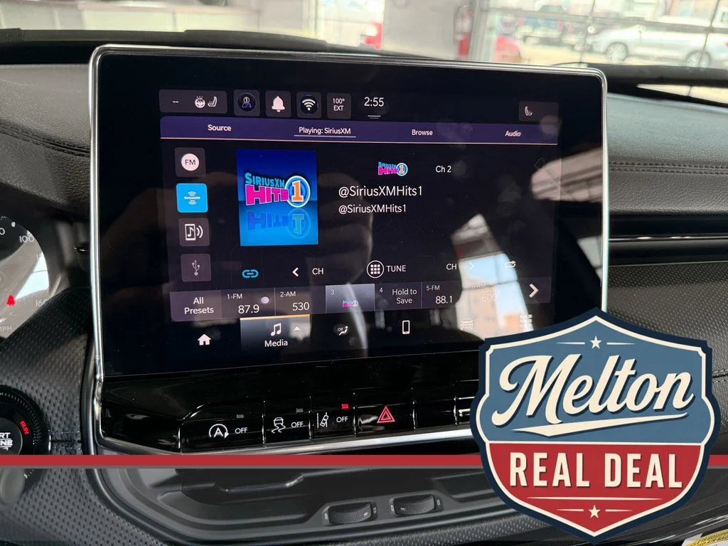 New 2025 Silver Jeep Latitude image 36