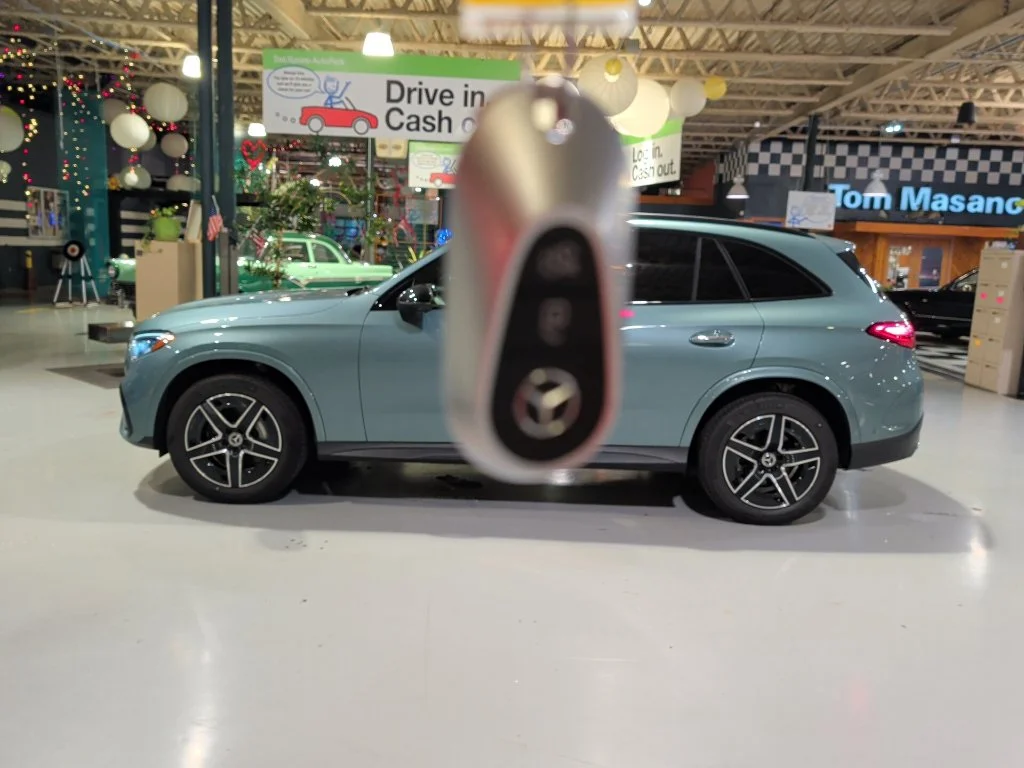Used 2026 Silver Mercedes-Benz GLC 300 image 4