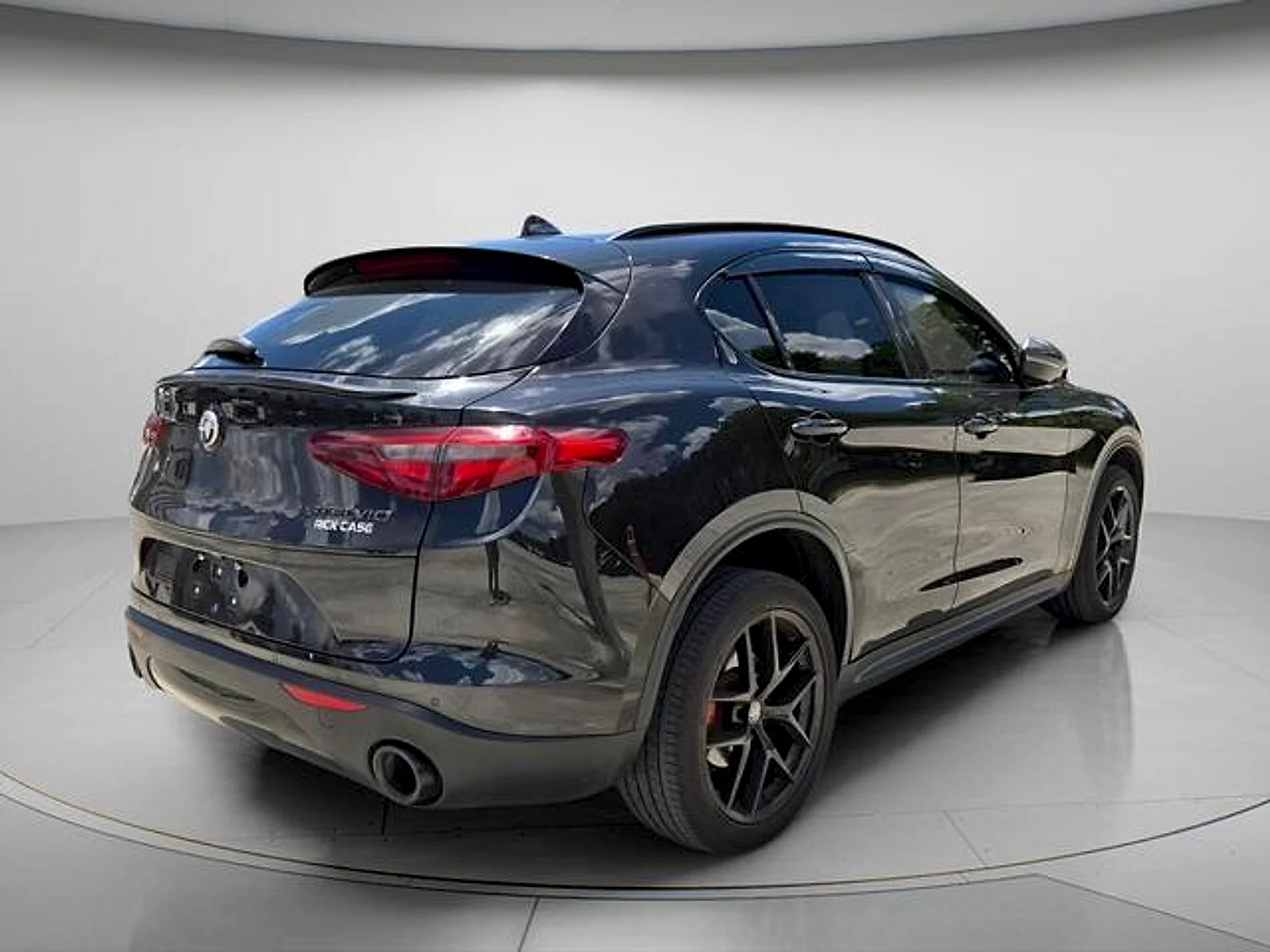 Used 2020 Vulcano Black Metallic Alfa Romeo RWD image 6