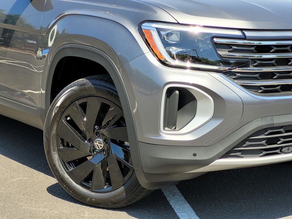 New 2025 Gray Volkswagen 2.0T SE w/Technology image 3