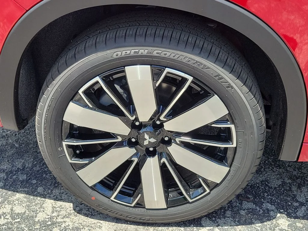 New 2026 Red Mitsubishi SEL 1.5T 2WD image 9