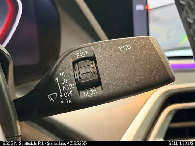 Used 2023 White BMW xDrive40i image 28