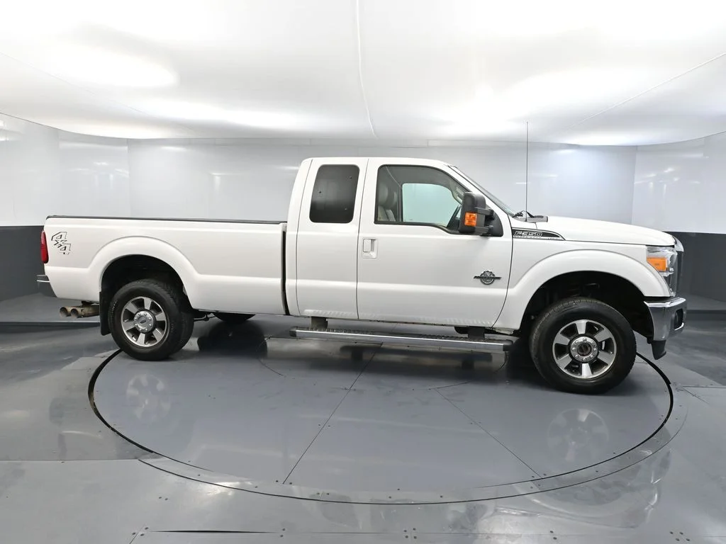 Used 2015 White Ford Lariat image 3