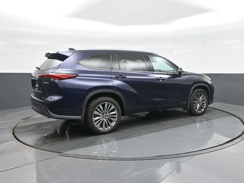 Used 2022  Toyota Limited image 7