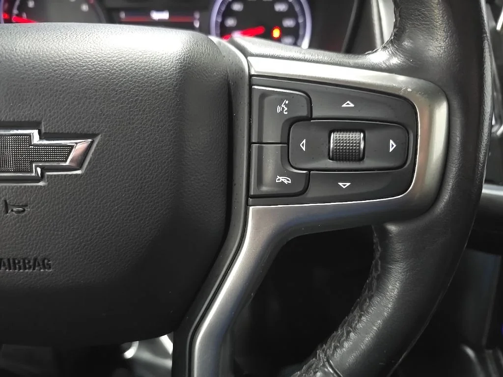 Used 2021 Black Chevrolet Z71 image 24