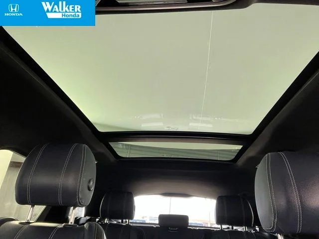 Used 2019 Black Land Rover SE R-Dynamic image 33
