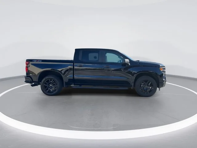 Used 2023 Black Chevrolet Custom image 8