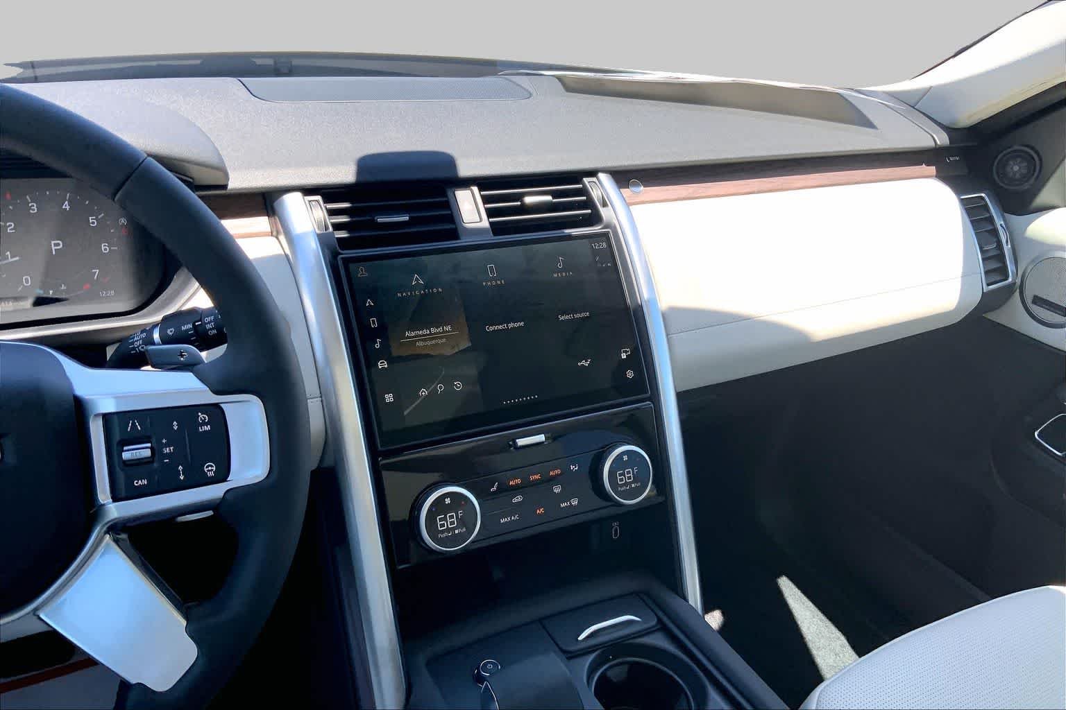 New 2026 Fuji White Land Rover S image 6