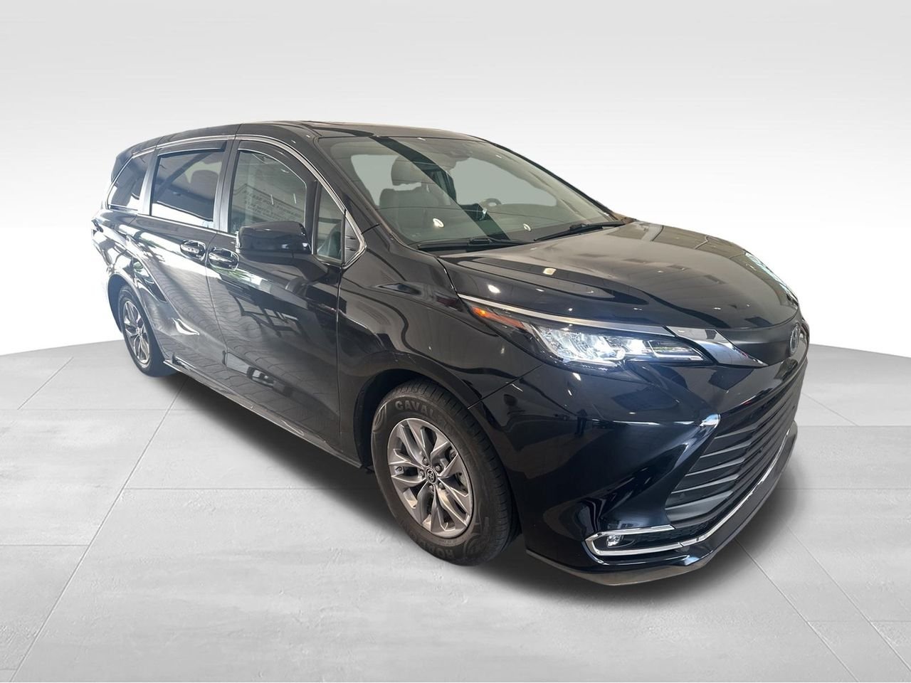 Used 2022 Black Toyota XLE image 3
