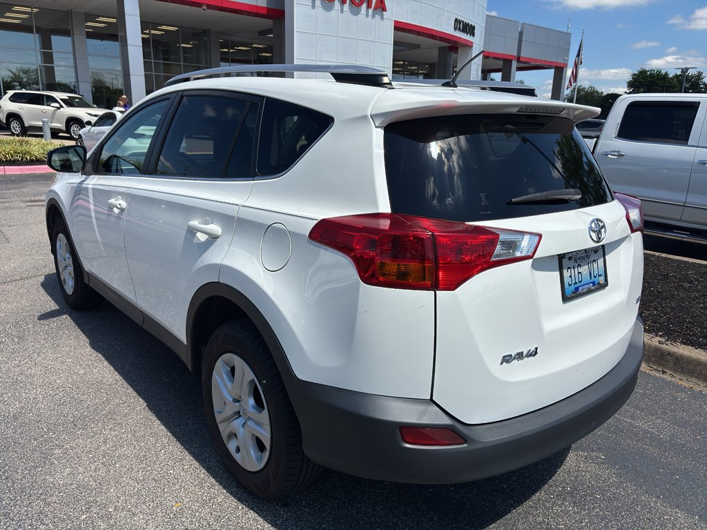 Used 2014 White Toyota LE image 6