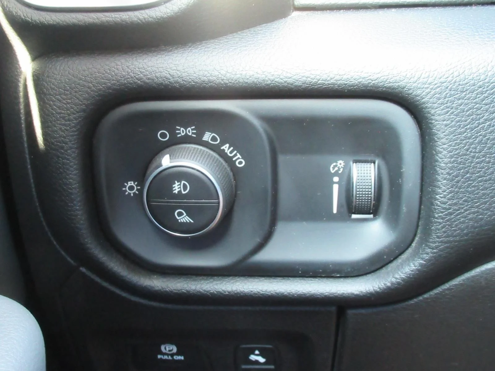 Used 2020 Silver Ram Big Horn/Lone Star image 23