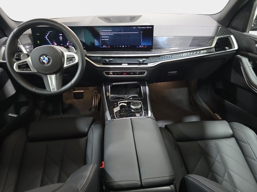 Used 2026 Skyscraper Grey Metallic BMW xDrive40i image 12