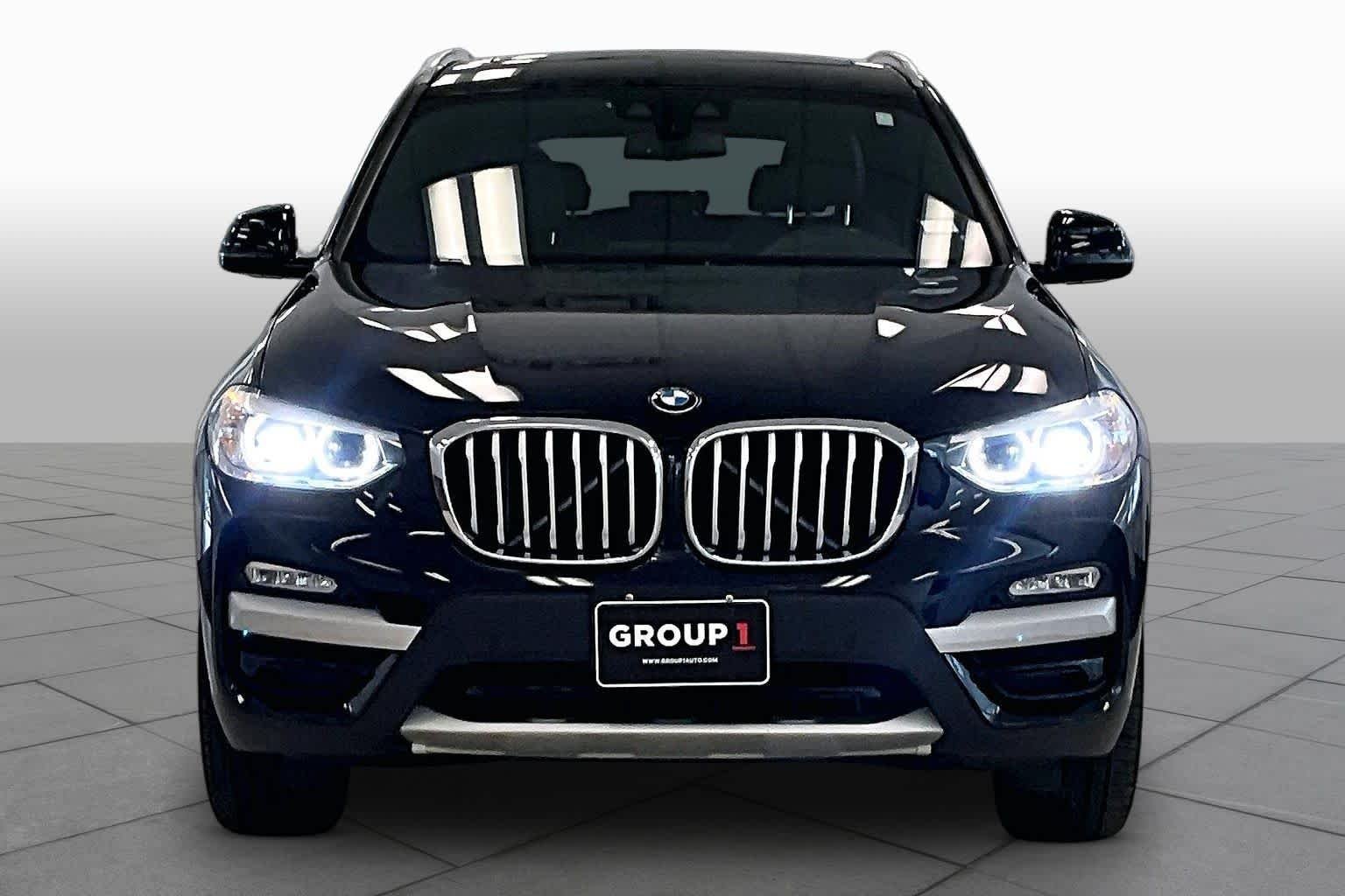Used 2019 Jet Black BMW sDrive30i image 3