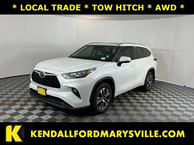 Used 2020 White Toyota XLE image 1