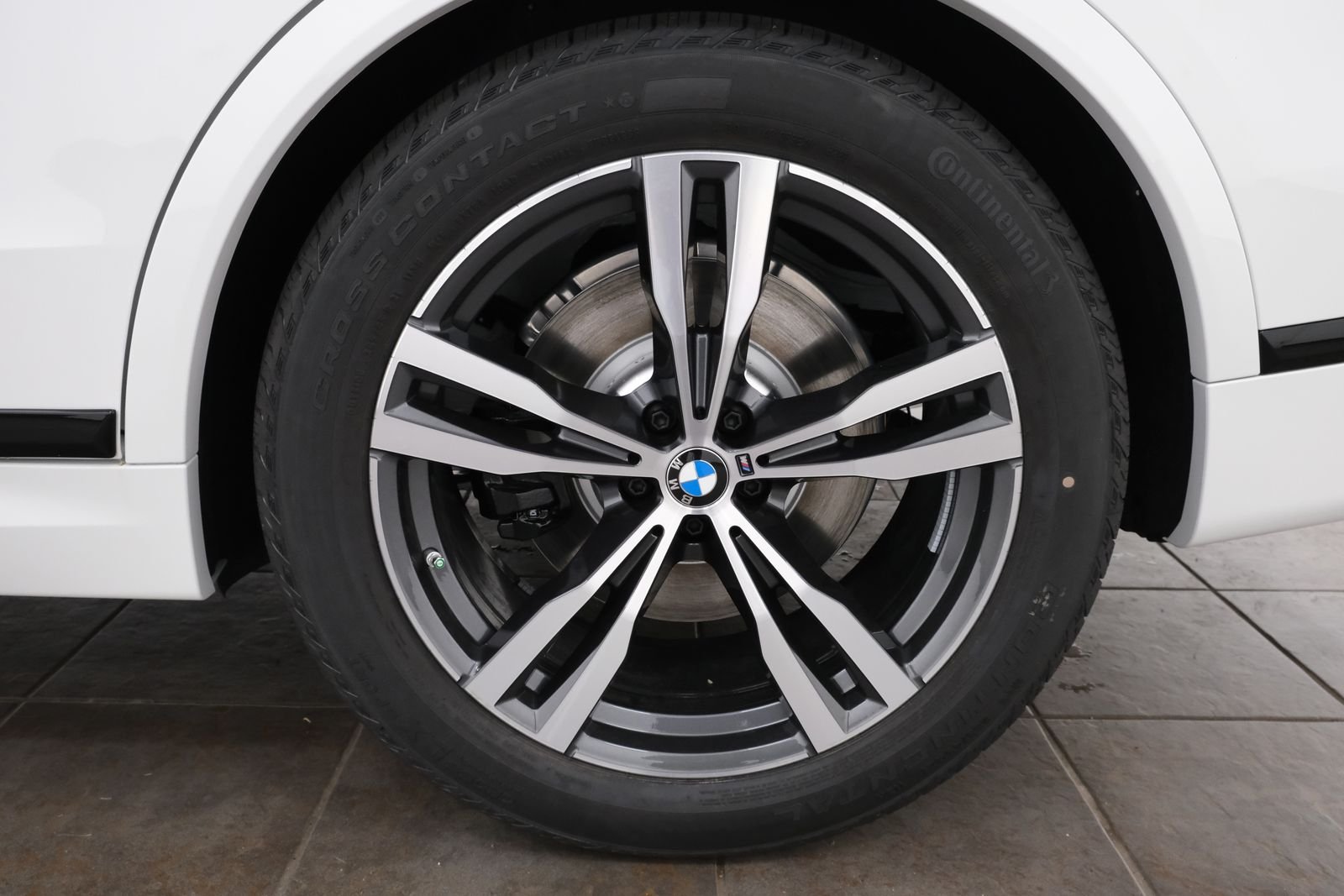 New 2027 Alpine White BMW xDrive40i image 38