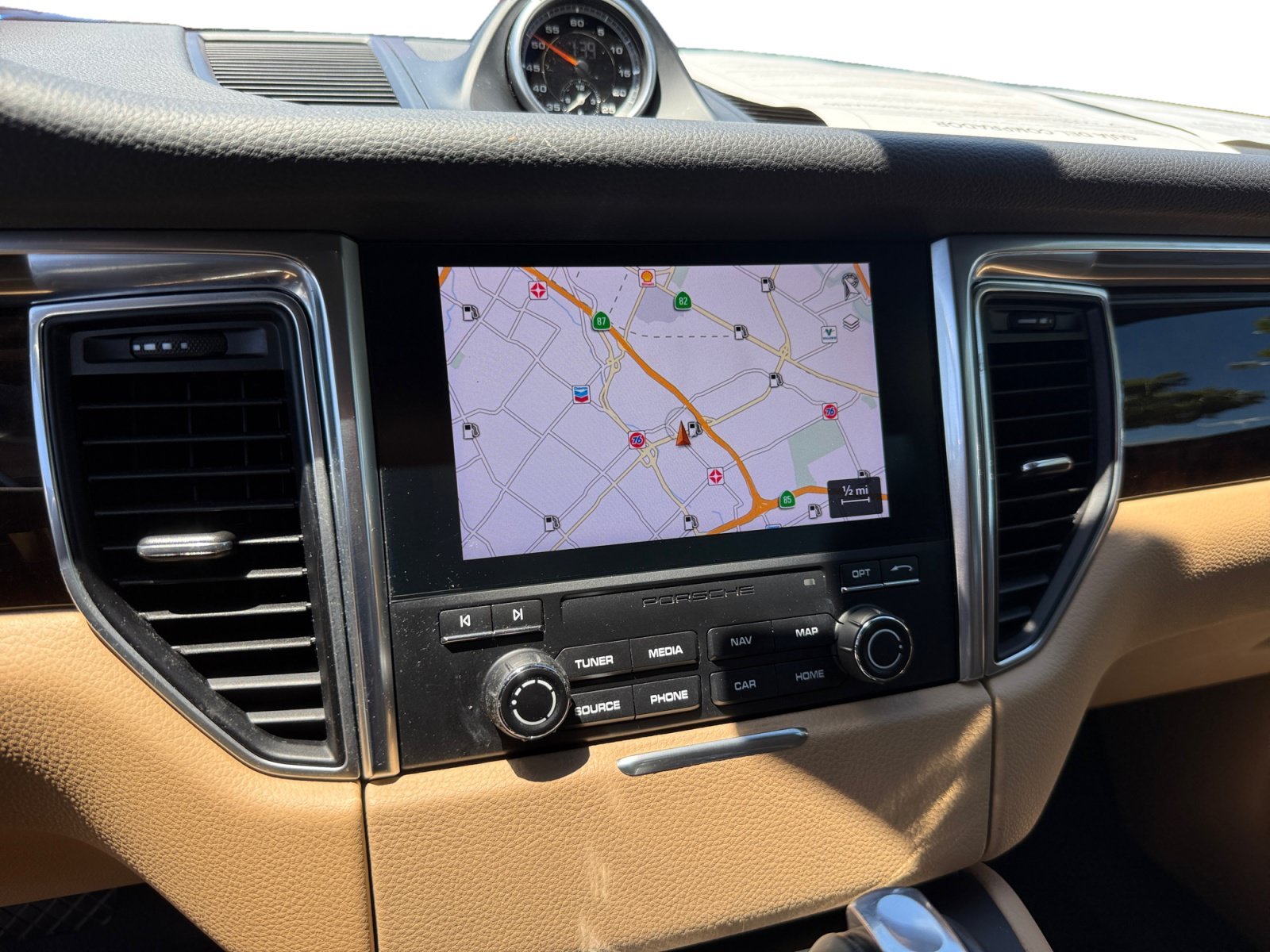 Used 2018 White Porsche Base image 12