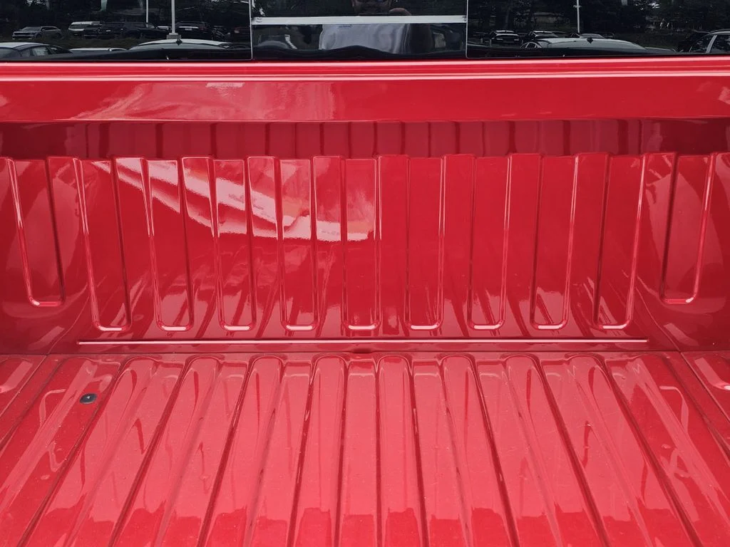 New 2026 Molten Red Pearl-Coat Exterior Paint RAM Big Horn/Lone Star image 13