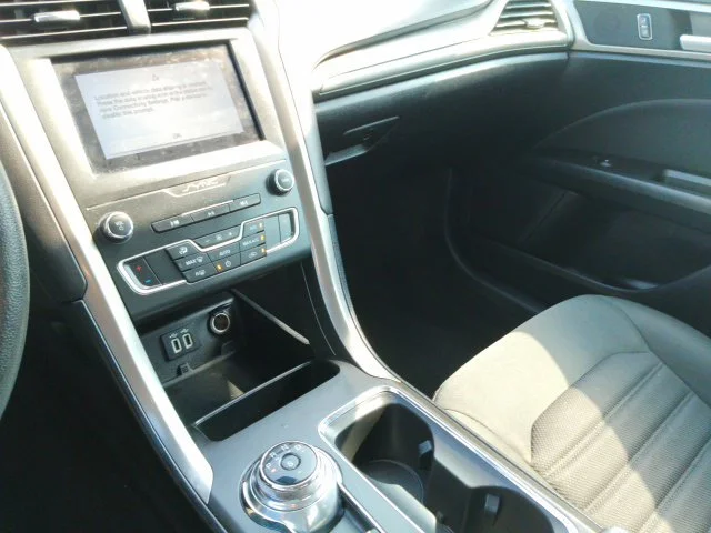 Used 2019 Blue Ford SE image 23
