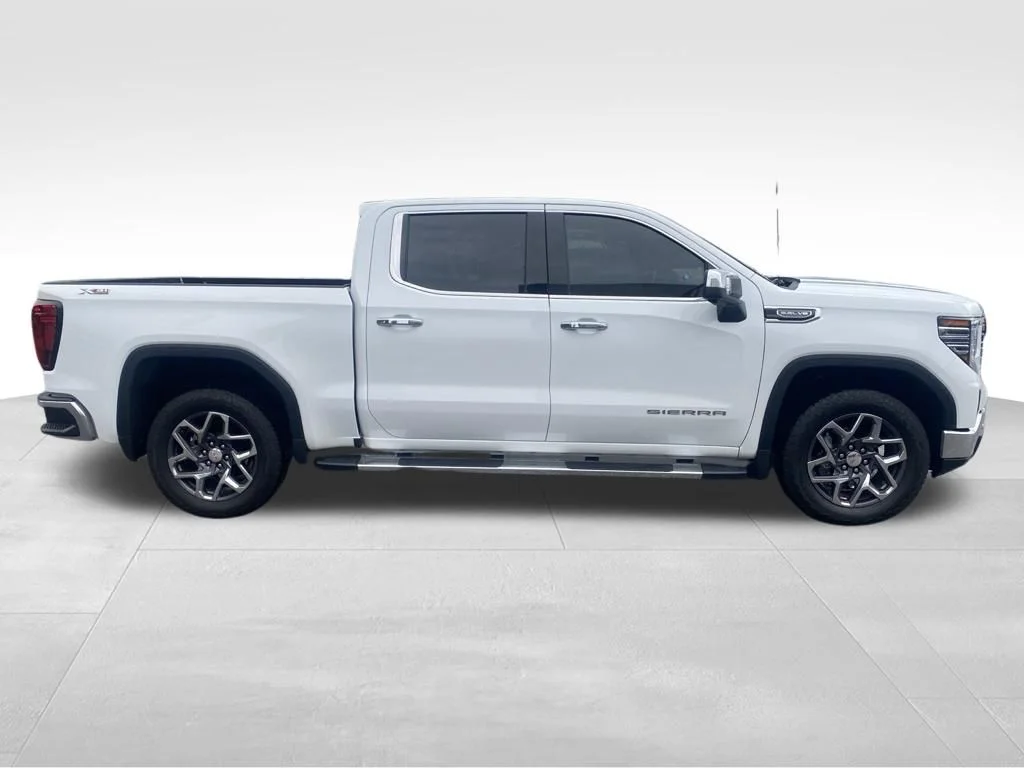 Used 2025 White GMC SLT image 13