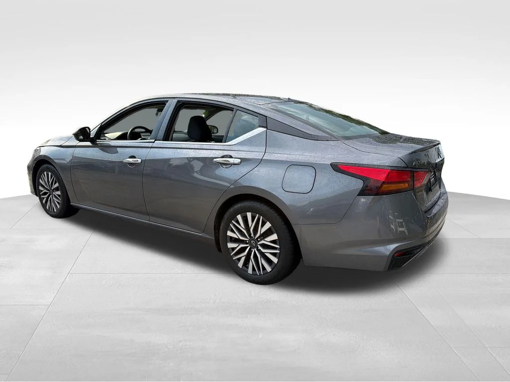 Used 2024 Gray Nissan 2.5 SV image 5