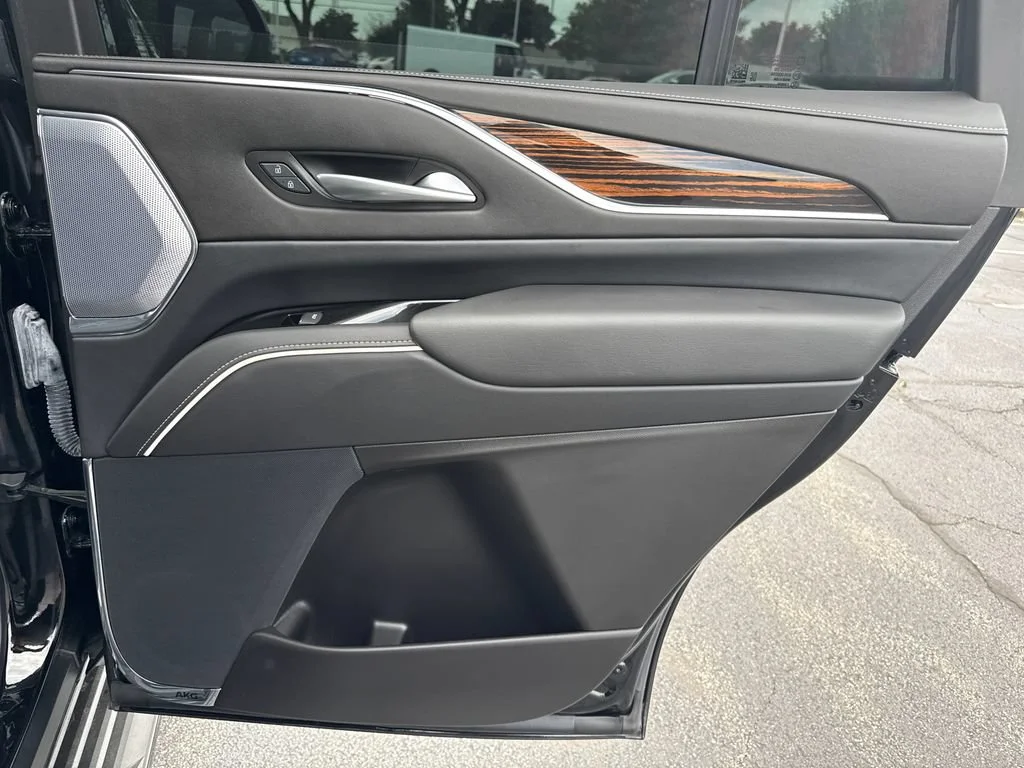 2024 Cadillac Escalade Premium Luxury - Photo 35