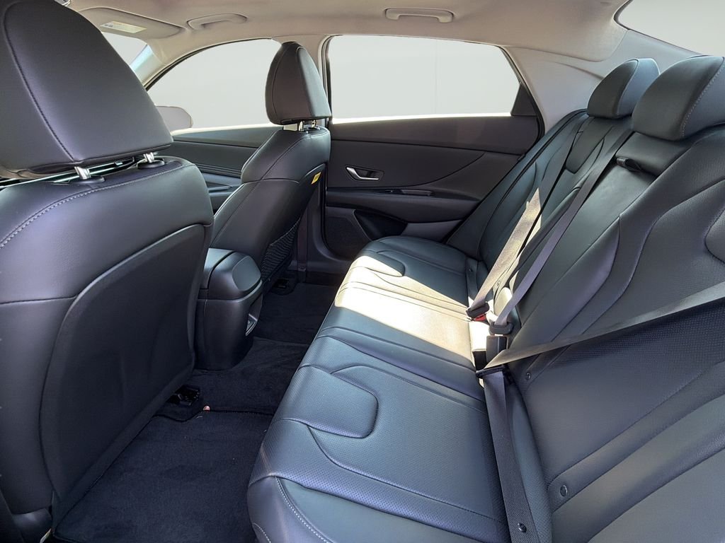 2025 Hyundai Elantra Limited - Photo 21