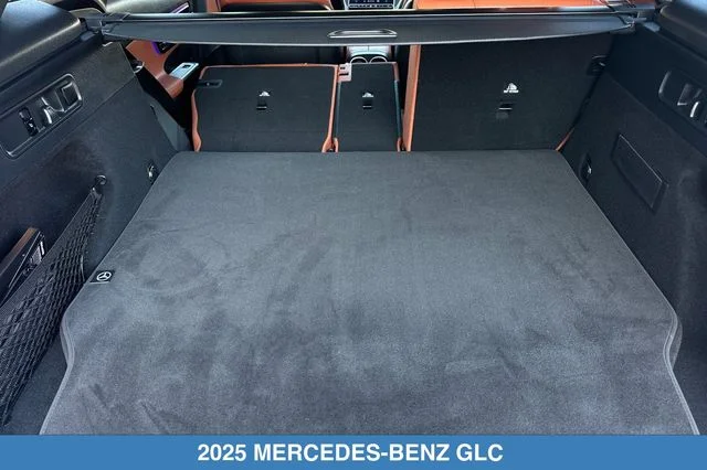 Used 2025 White Mercedes-Benz GLC 350e image 17