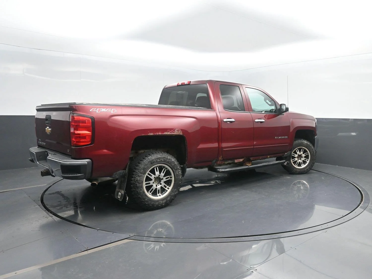 Used 2016 Chevrolet Silverado 1500 LT with VIN 1GCVKREC1GZ161650 for sale in Charles City, IA