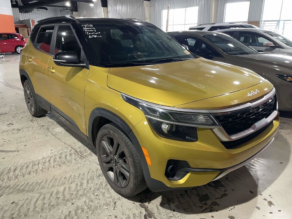 Used 2022 Yellow Kia S image 1