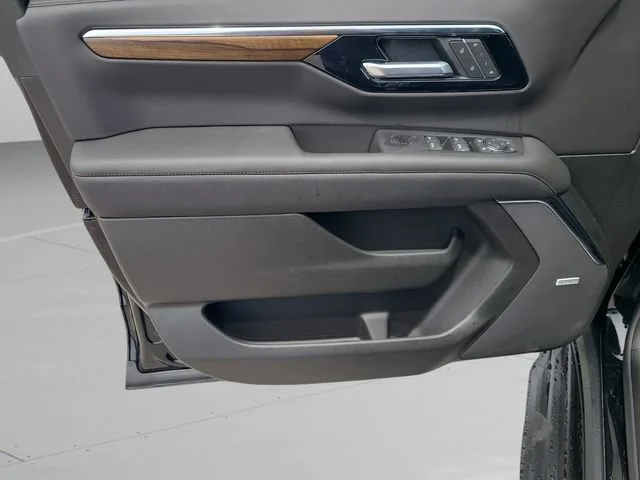 New 2026 Black Chevrolet High Country image 20