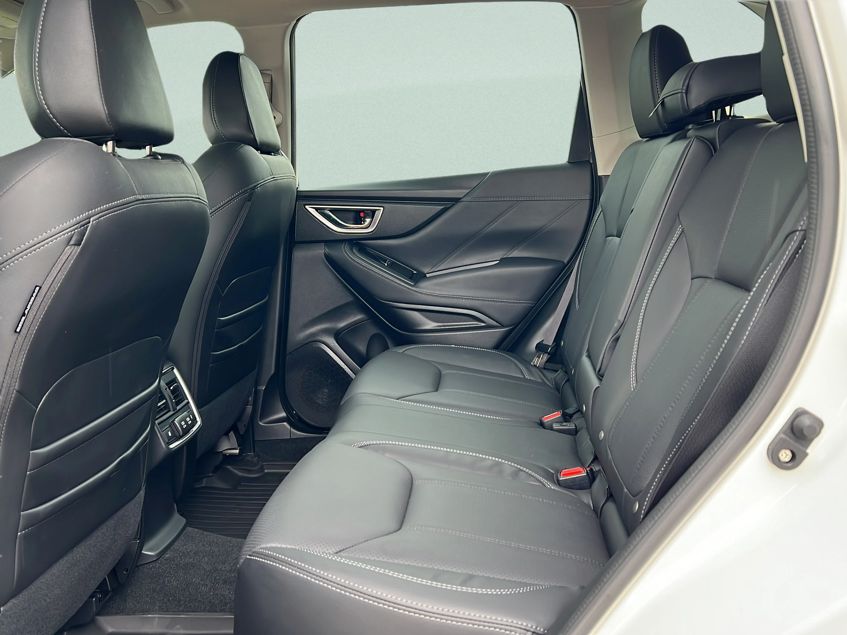 Used 2023 Crystal White Pearl Subaru Touring image 10