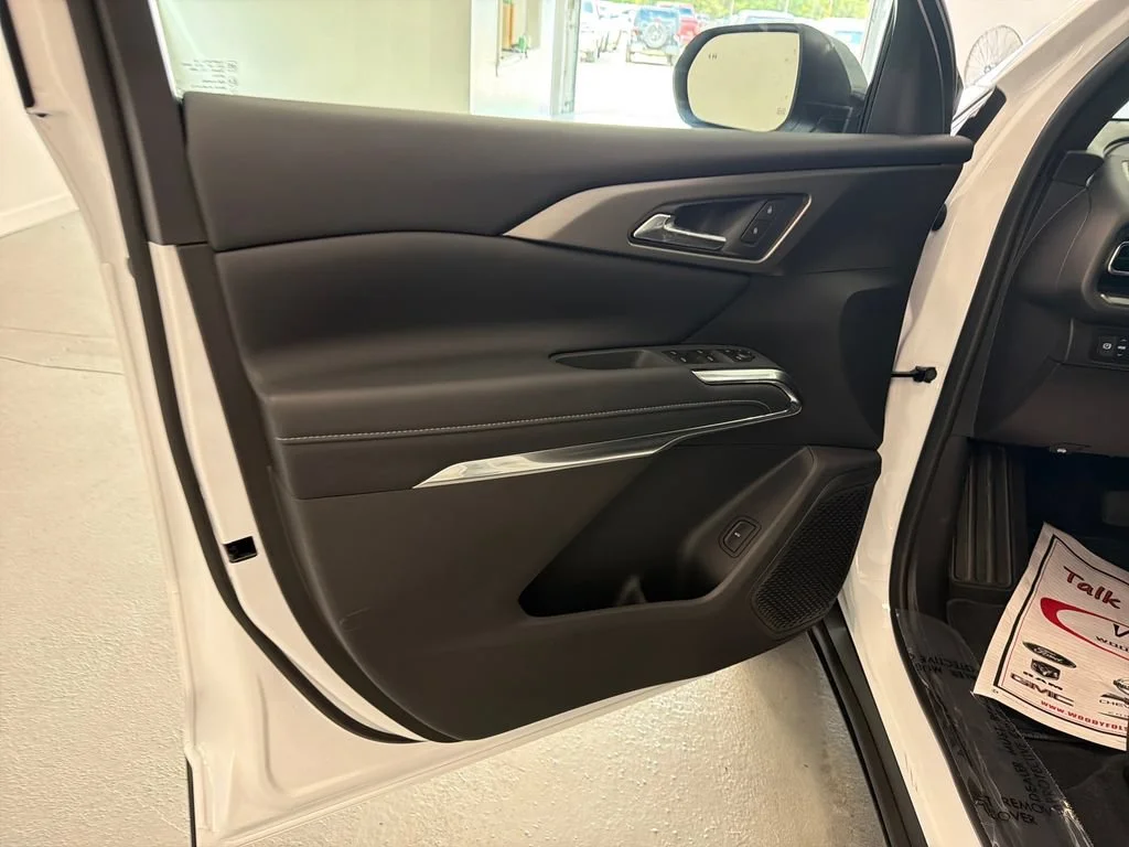 New 2027 Summit White Chevrolet LT image 13