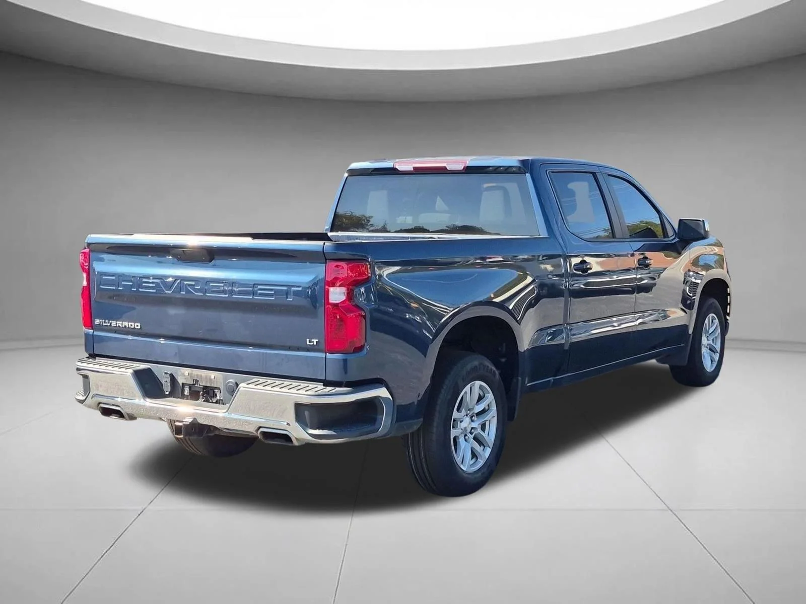 Used 2021 Northsky Blue Metallic Chevrolet LT image 5
