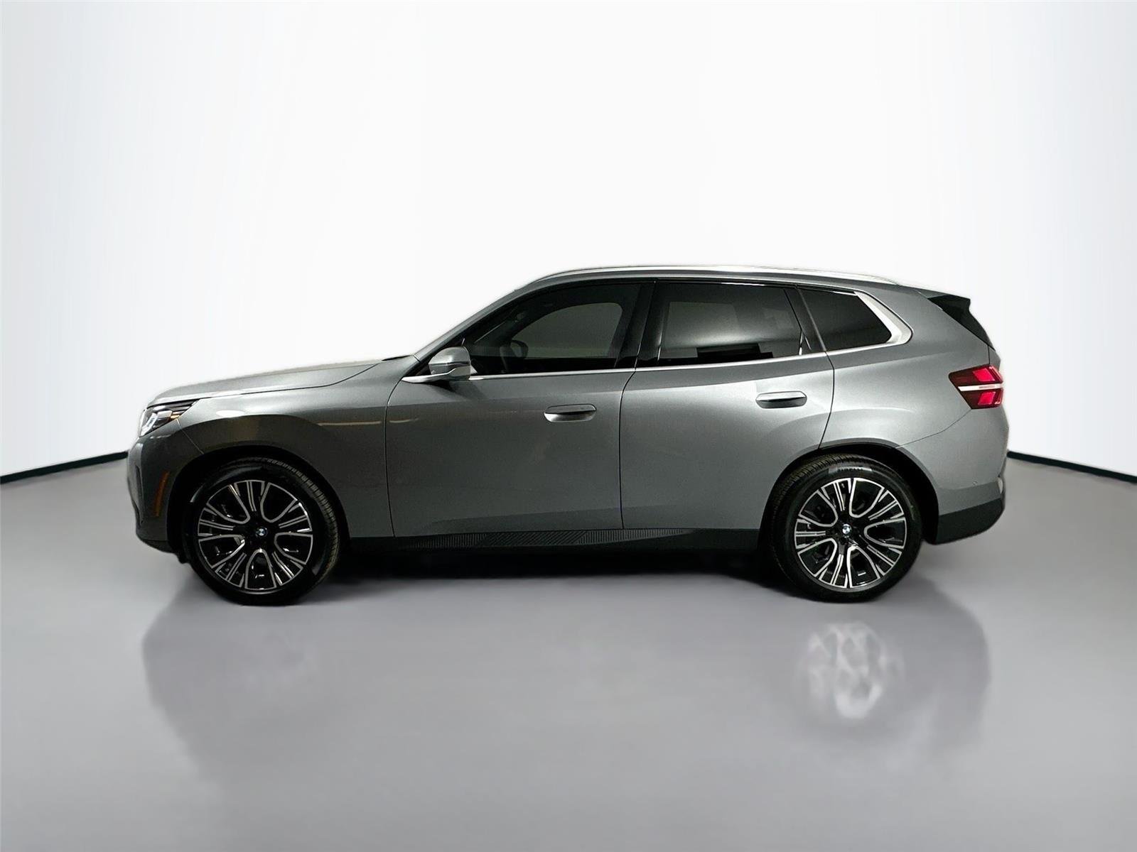 Used 2026 Skyscraper Grey Metallic BMW 30 xDrive image 9