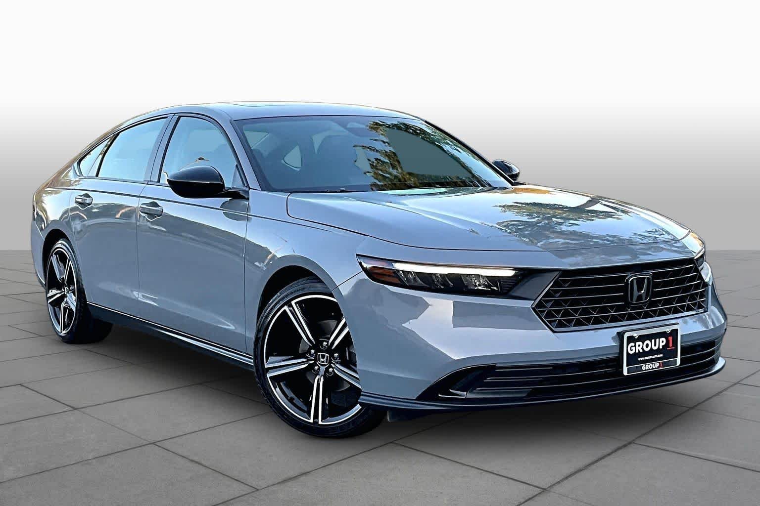 Used 2026 Urban Gray Pearl Honda SE image 3