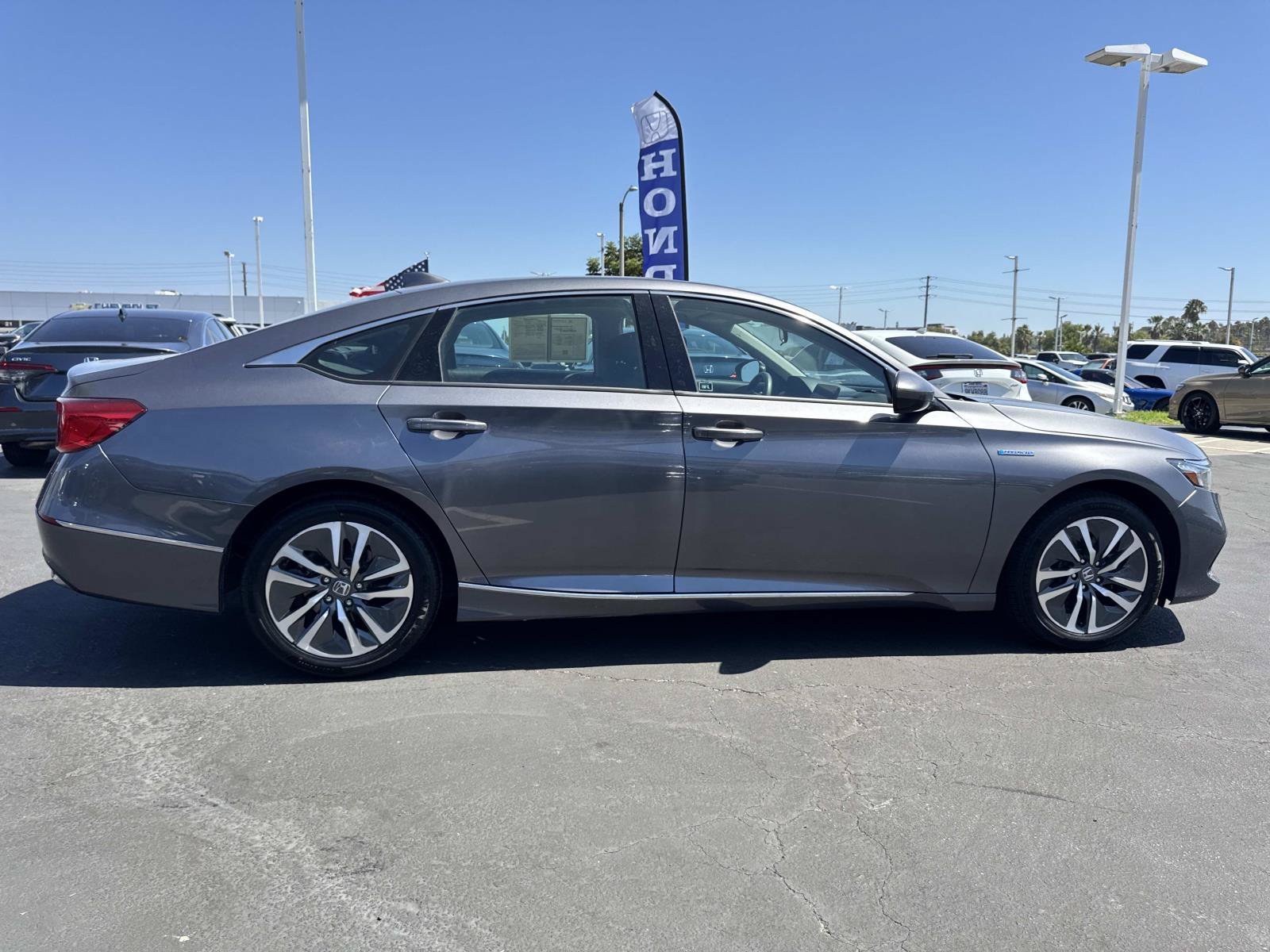 2021 Honda Accord Hybrid EX - Photo 6