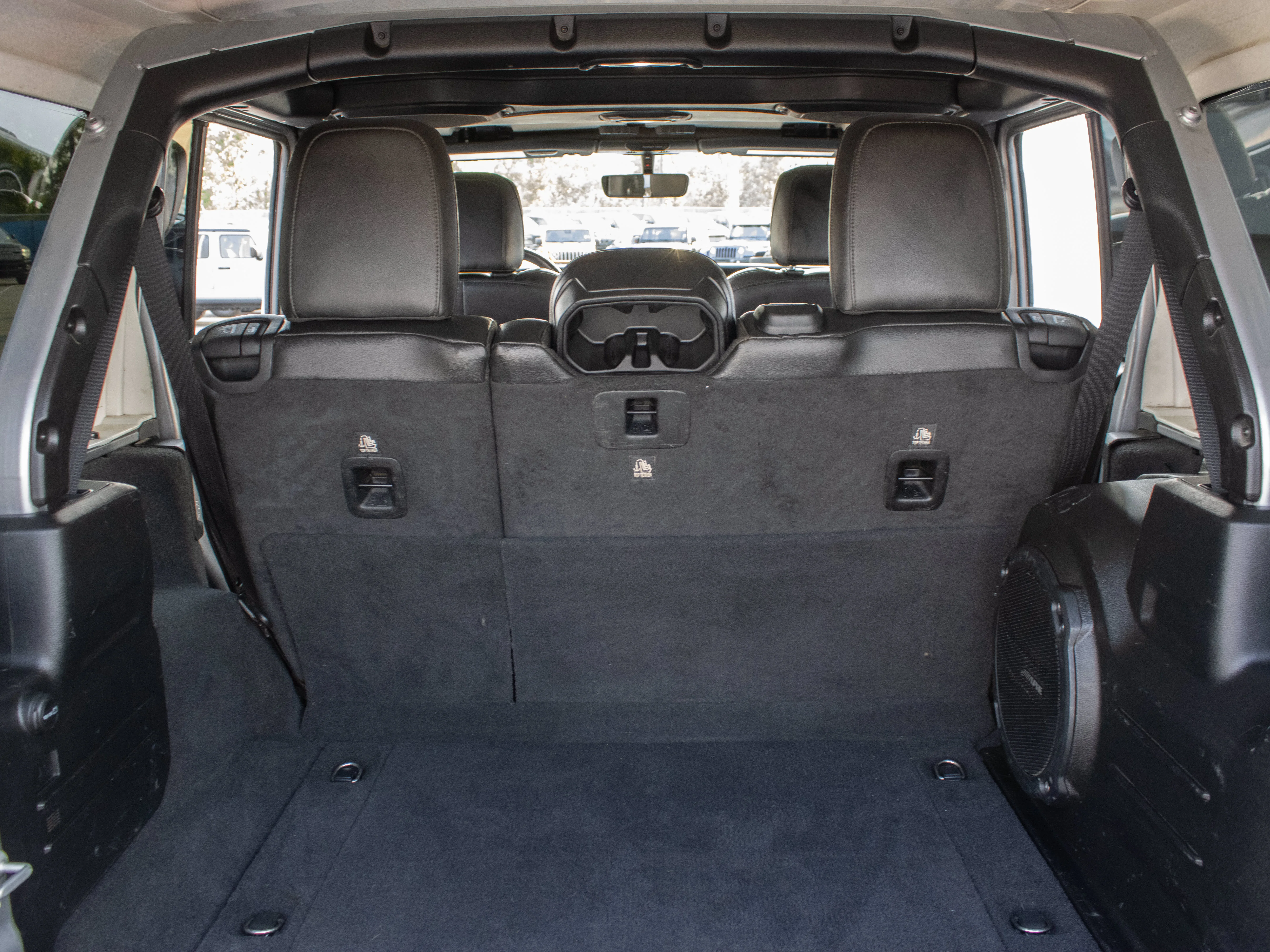 Used 2018 Grey Jeep Sahara* | Leather Seats | Heated Seats & Steering Wheel | 8.4 Navigation | Alpine Premium Audio | image 19