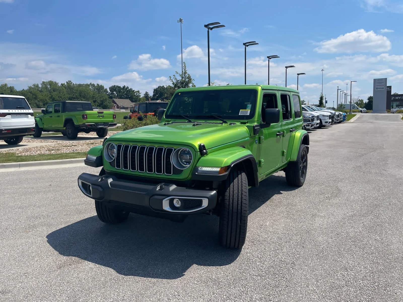 New 2025 Mojito Clearcoat Jeep Sahara image 4