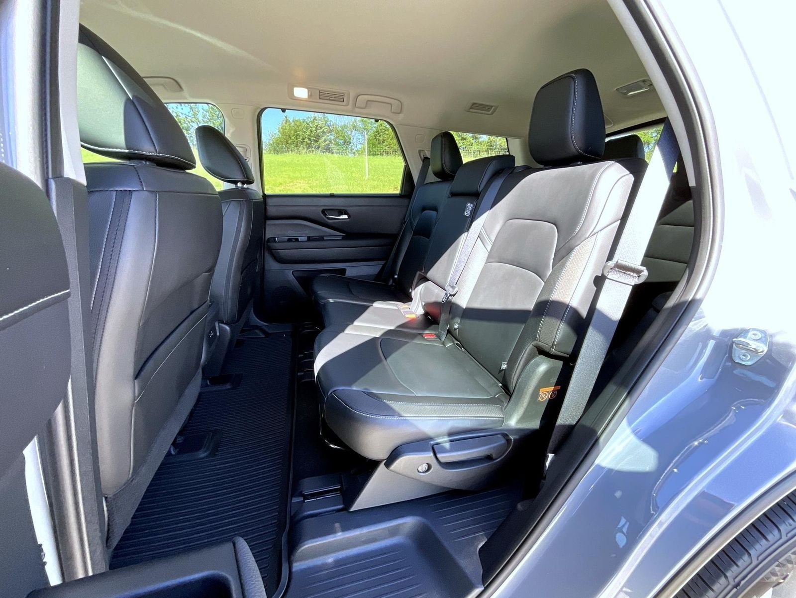 Used 2023 Gray Nissan SL image 22