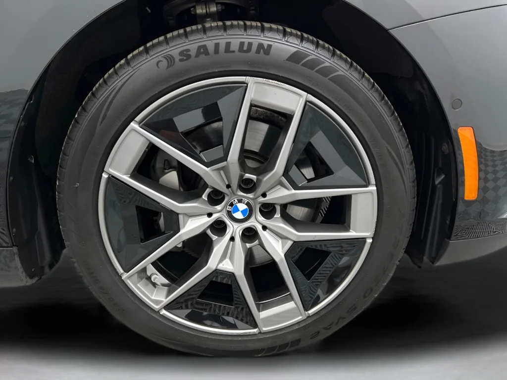 Used 2026 Black Sapphire Metallic BMW 530i xDrive image 41
