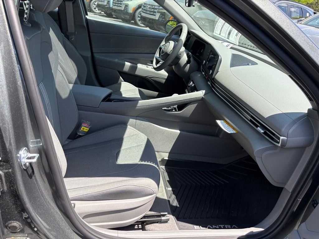 New 2026 Amazon Gray Hyundai SEL Sport image 12