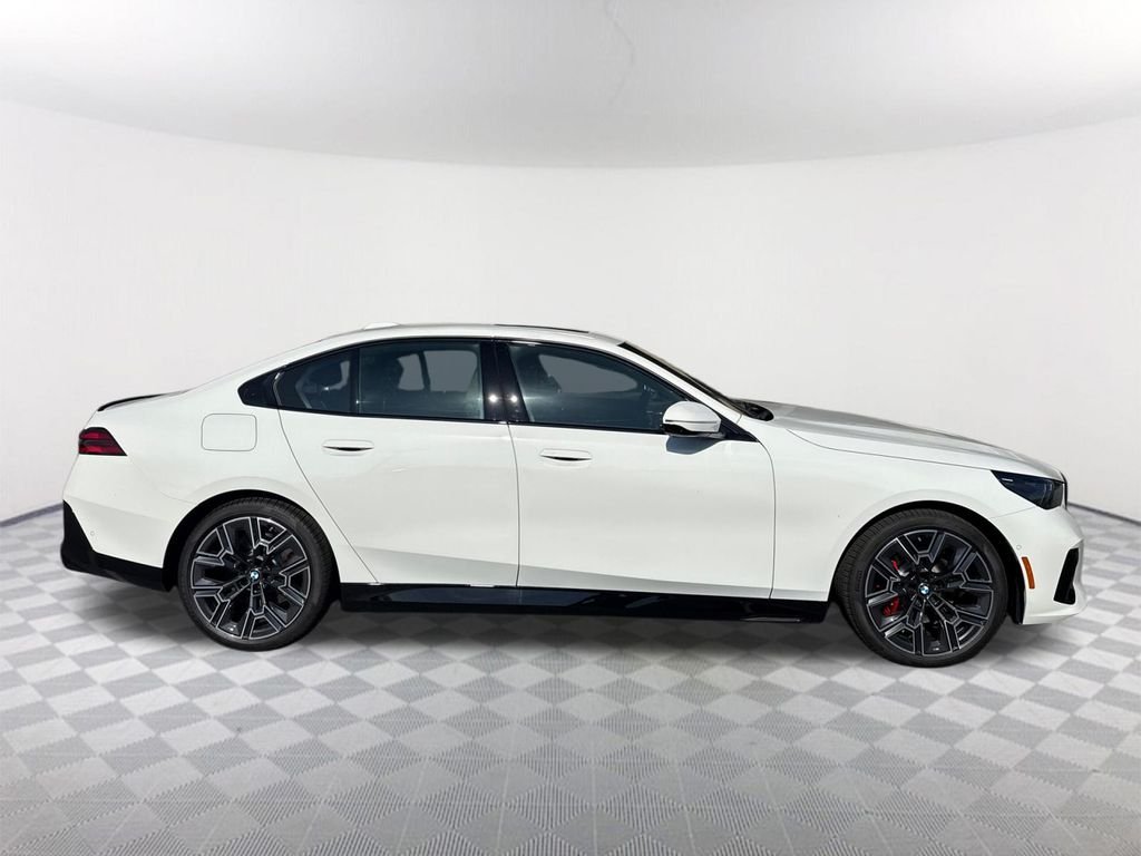 New 2027 Alpine White BMW 530i image 3