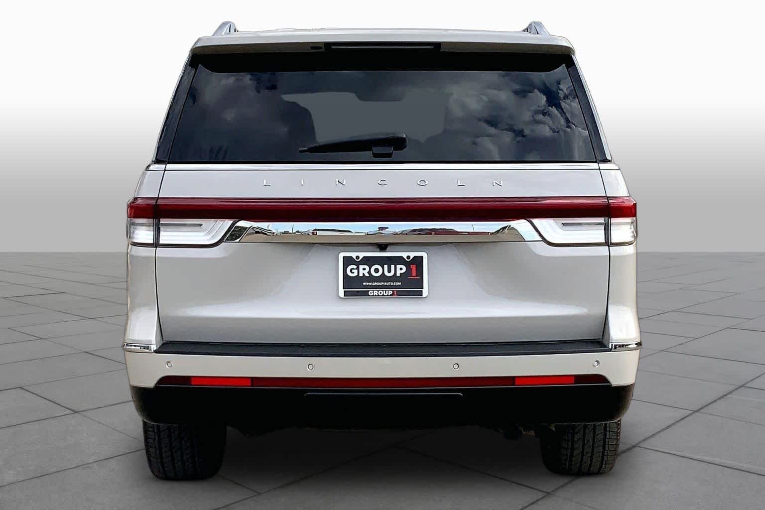 Pre-Owned 2024 Lincoln Navigator L Reserve