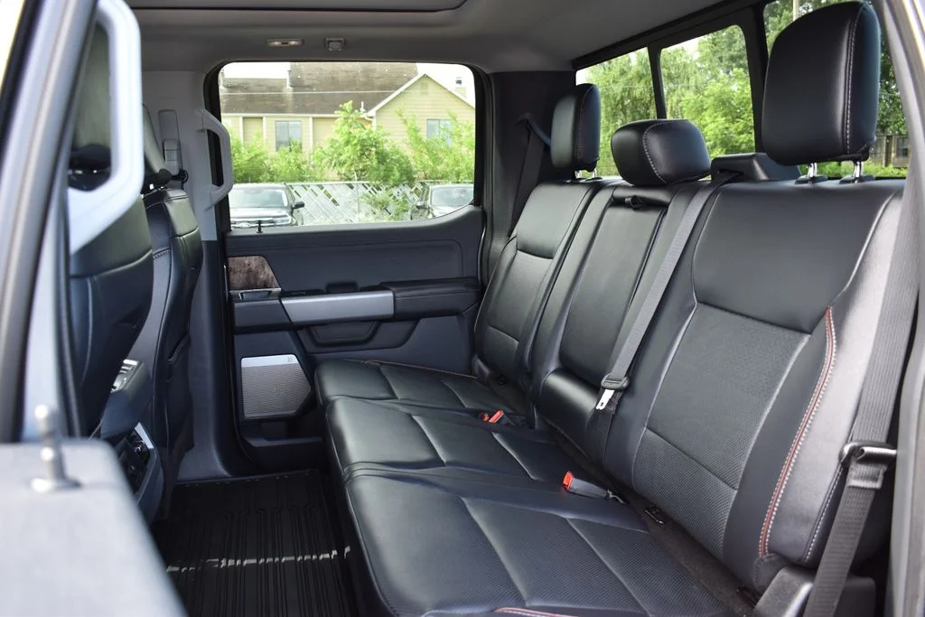 Used 2024 Gray Metallic Ford Lariat image 8