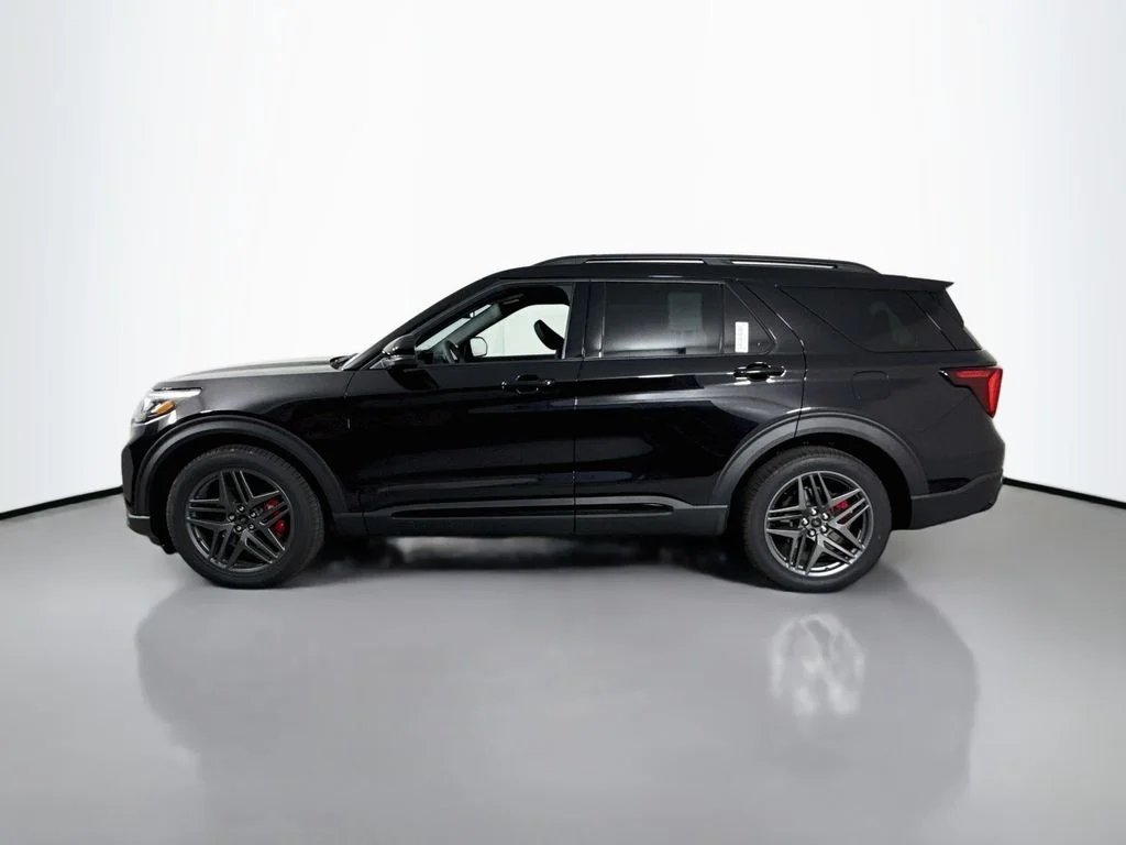 New 2026 Agate Black Metallic Ford ST image 4
