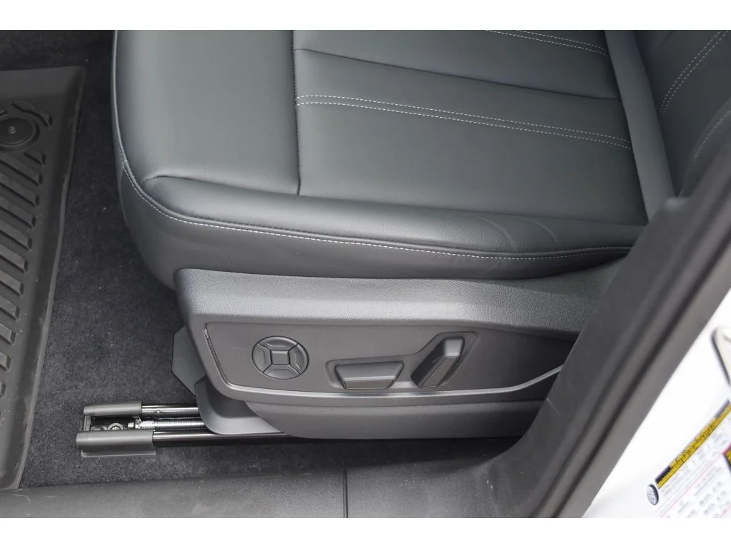Used 2025 Glacier White Metallic Audi Premium image 33