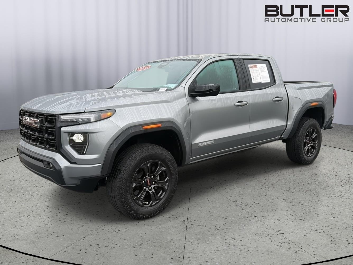2024 GMC Canyon 2WD Elevation Crew Cab Short Box's photo