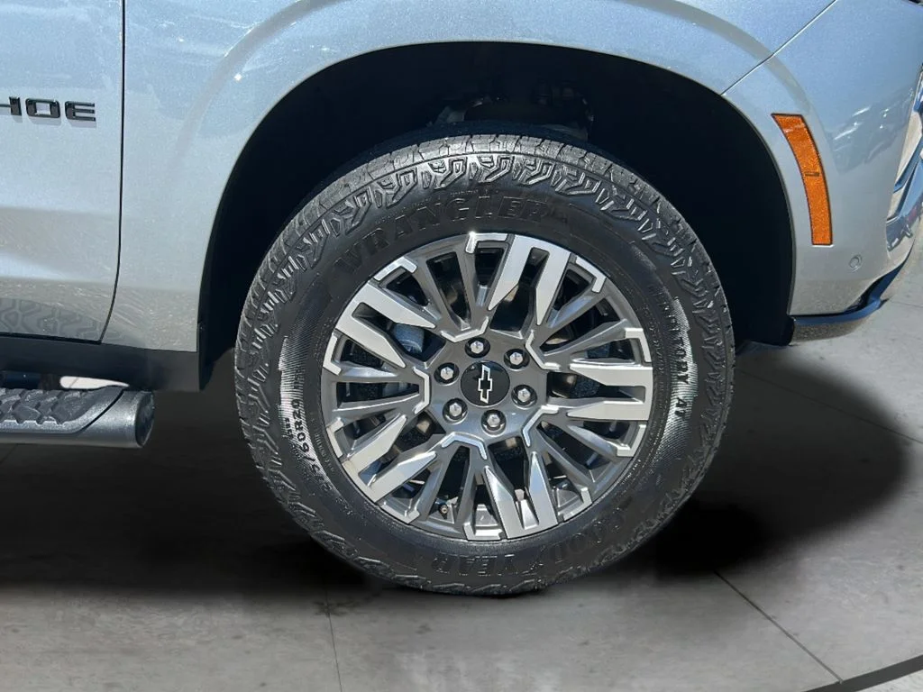 Certified Used 2025 Gray Chevrolet Z71 image 29