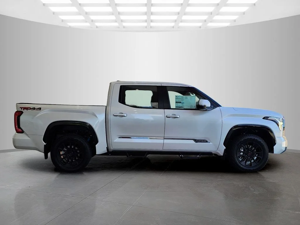 New 2026 Wind Chill Pearl <sup>1</sup> Toyota  Platinum image 2